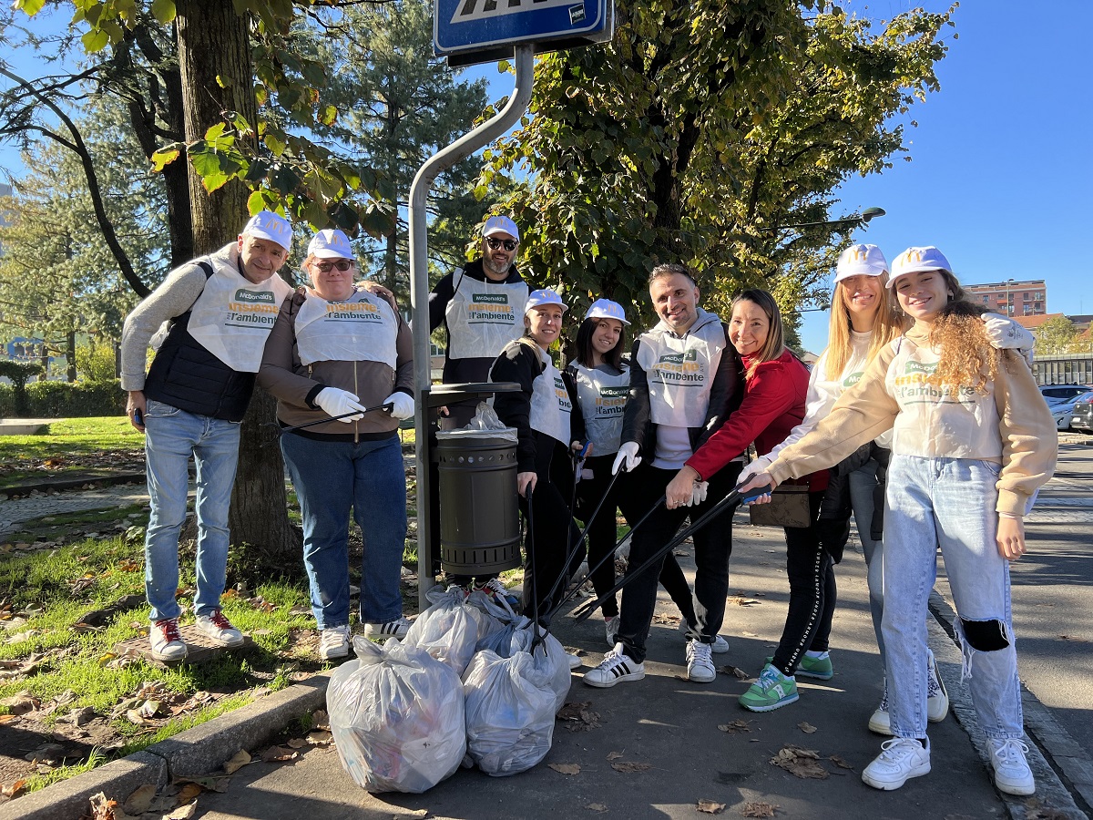 Volontari e McDonald’s, raccolti 84 kg di rifiuti a Sesto San Giovanni